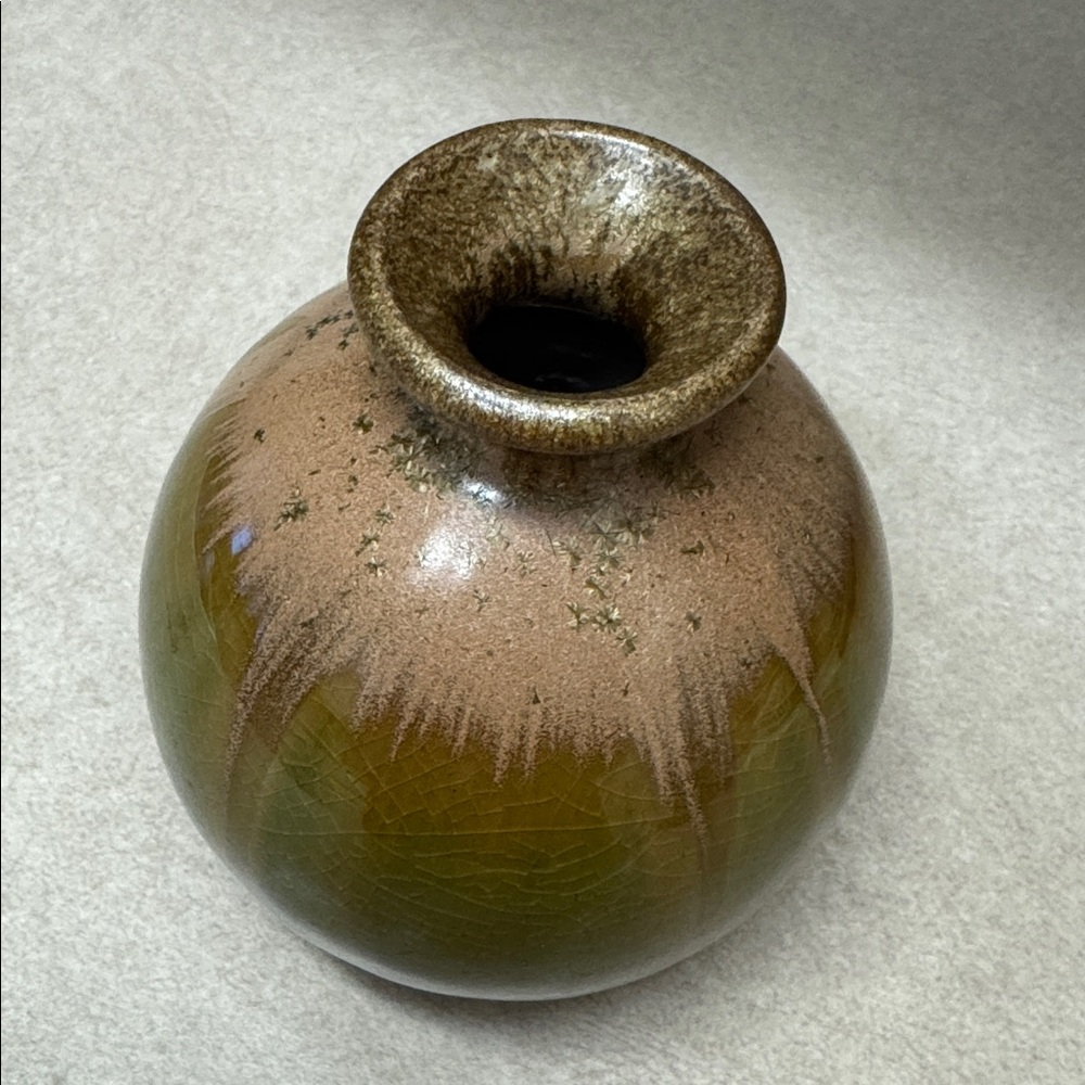 Green and Brown Ceramic drip glazed pottery vase - Picture 3 of 4
